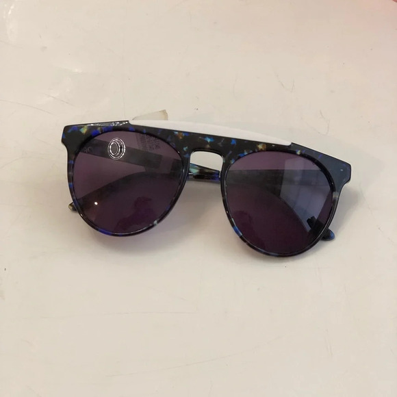 . Nwt! SMOKE X MIRRORS
Atomic 52mm Round Sunglasses - Picture 2 of 7